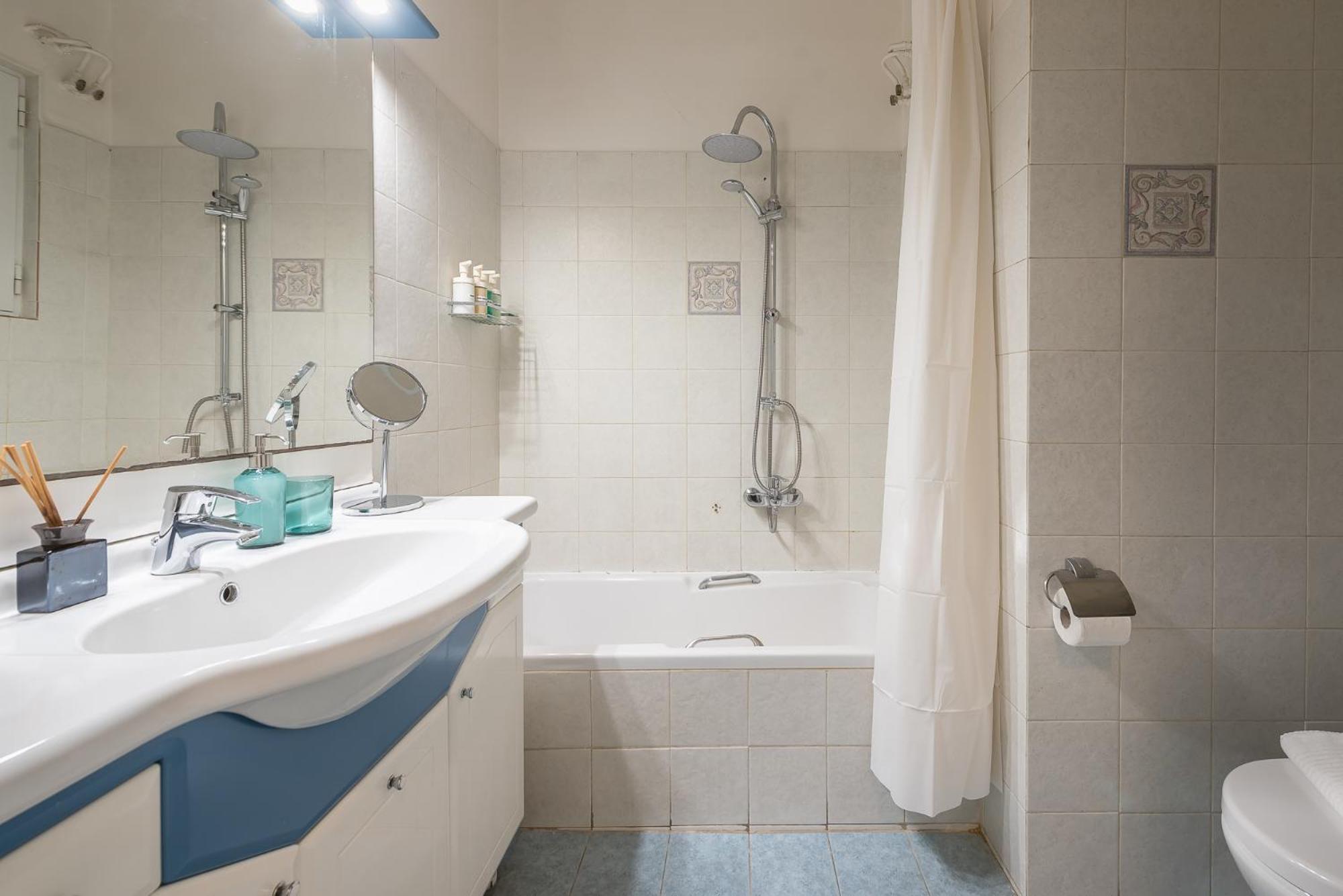Spacious 2Bds Apt With Acropolis View In Center เอเธนส์ ภายนอก รูปภาพ